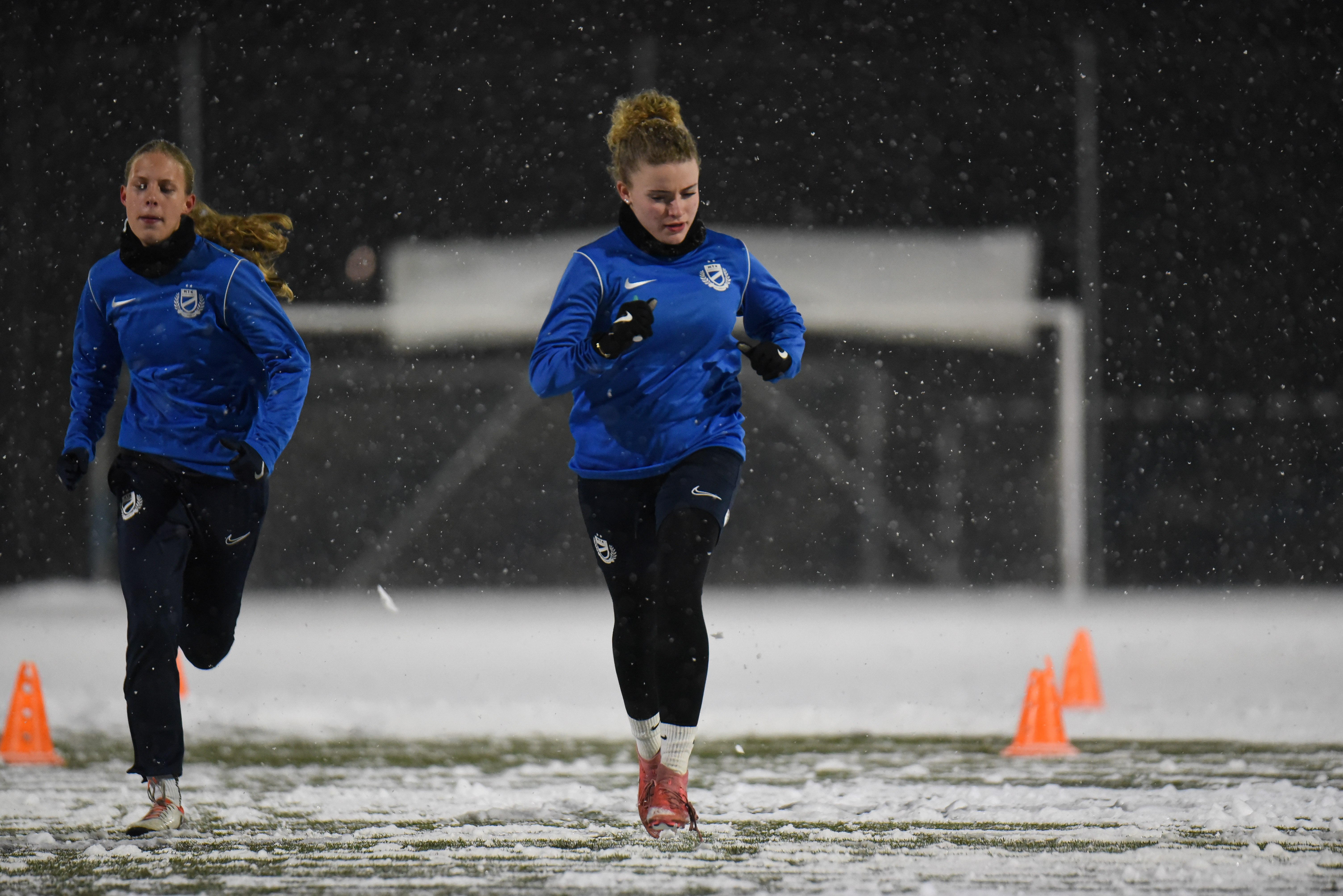 Képgaléria: Hóesésben kezdődött a felkészülés az utánpótlásban
